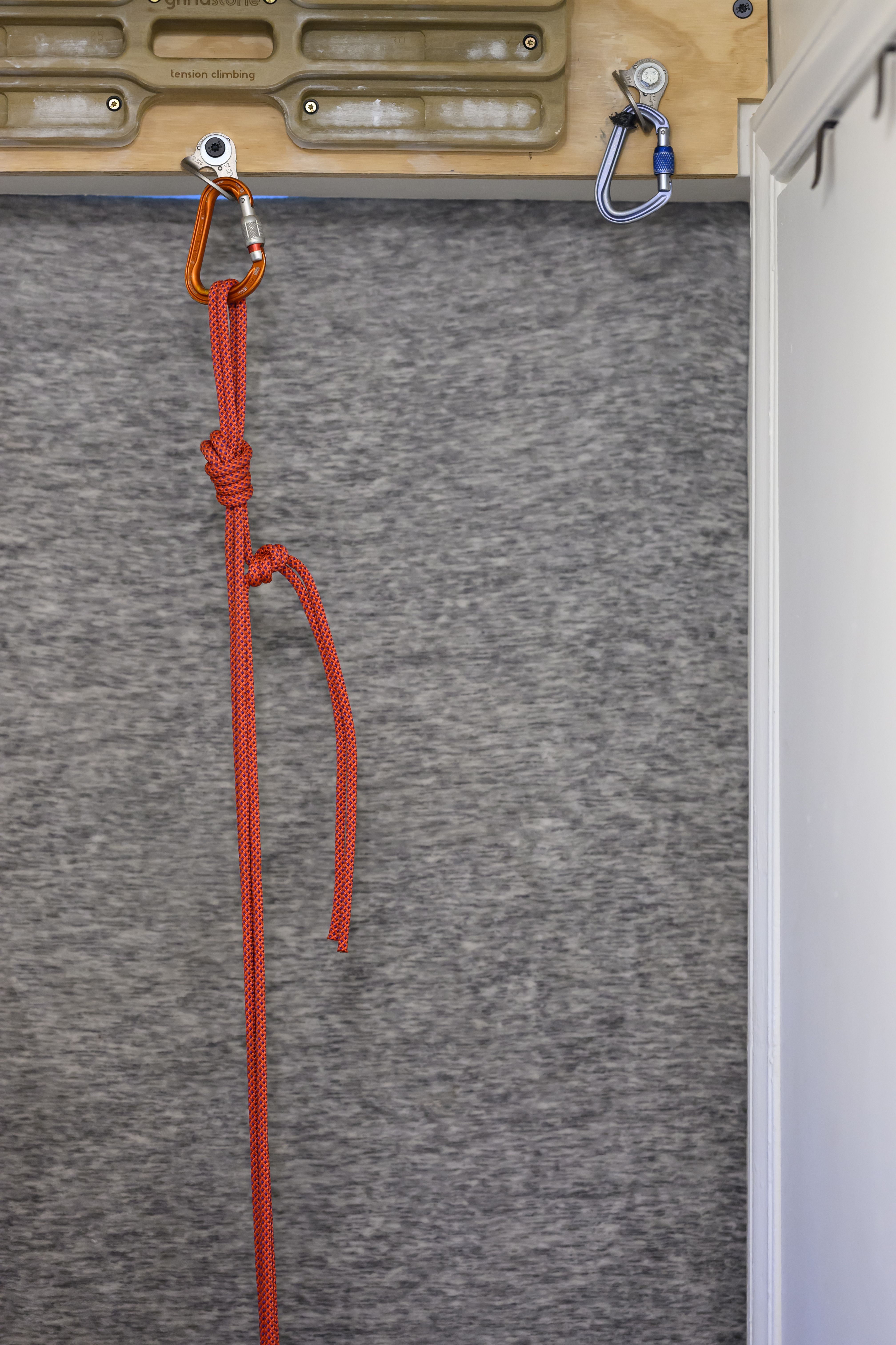 Photo showing proper amount of tail for a flat overhand knot